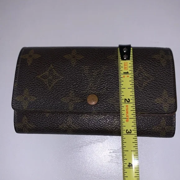 Louis Vuitton Vintage Compact Snap Wallet - Picture 13 of 13